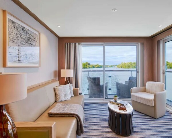 Viking Sjofn - Explorer Suite 3.jpg